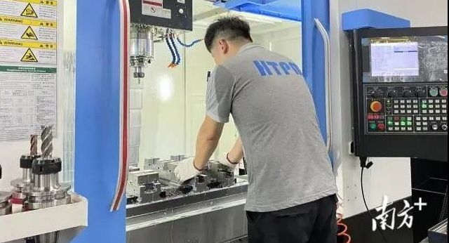 聚焦?jié)L動(dòng)功能部件的持續(xù)突破 | 主流媒體采訪團(tuán)蒞臨凱特精機(jī)交流采訪
