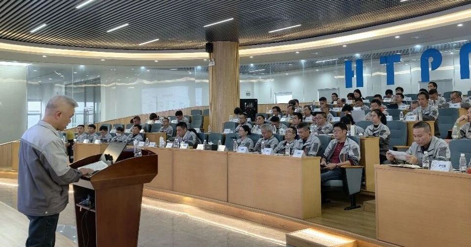 策马攀峰，再启新程｜凯特精机2025年度总结暨2026年工作部署大会圆满收官